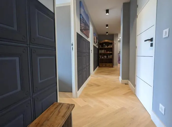 דירה Lovely Refurbished ניס