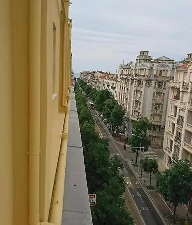Lovely Refurbished Apartment Nice