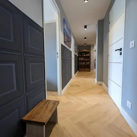 Apartment Lovely Refurbished Nice