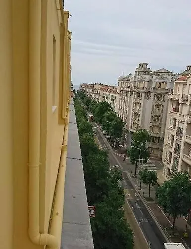 Lovely Refurbished Apartmán Nice